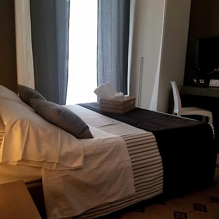 Bed and breakfast Ottomood Ala Ovest Catania Centro Extérieur photo
