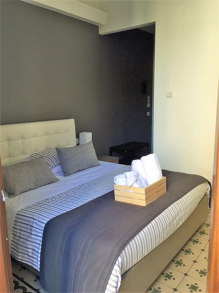 Bed and breakfast Ottomood Ala Ovest Catania Centro Extérieur photo
