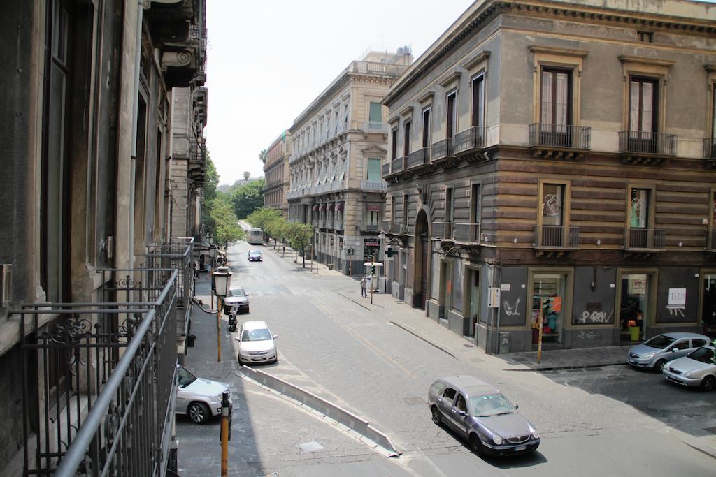 Bed and breakfast Ottomood Ala Ovest Catania Centro Extérieur photo