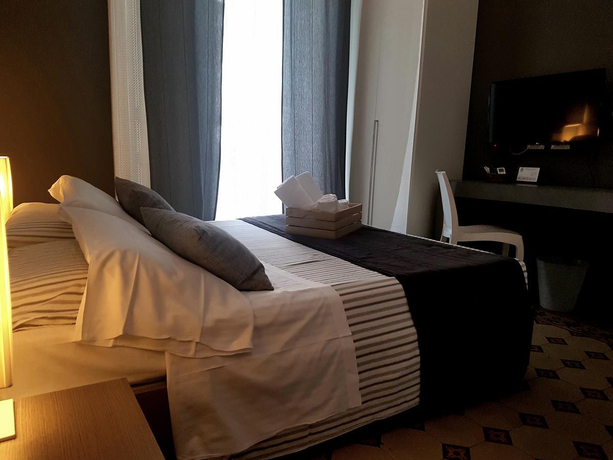 Bed and breakfast Ottomood Ala Ovest Catania Centro Extérieur photo