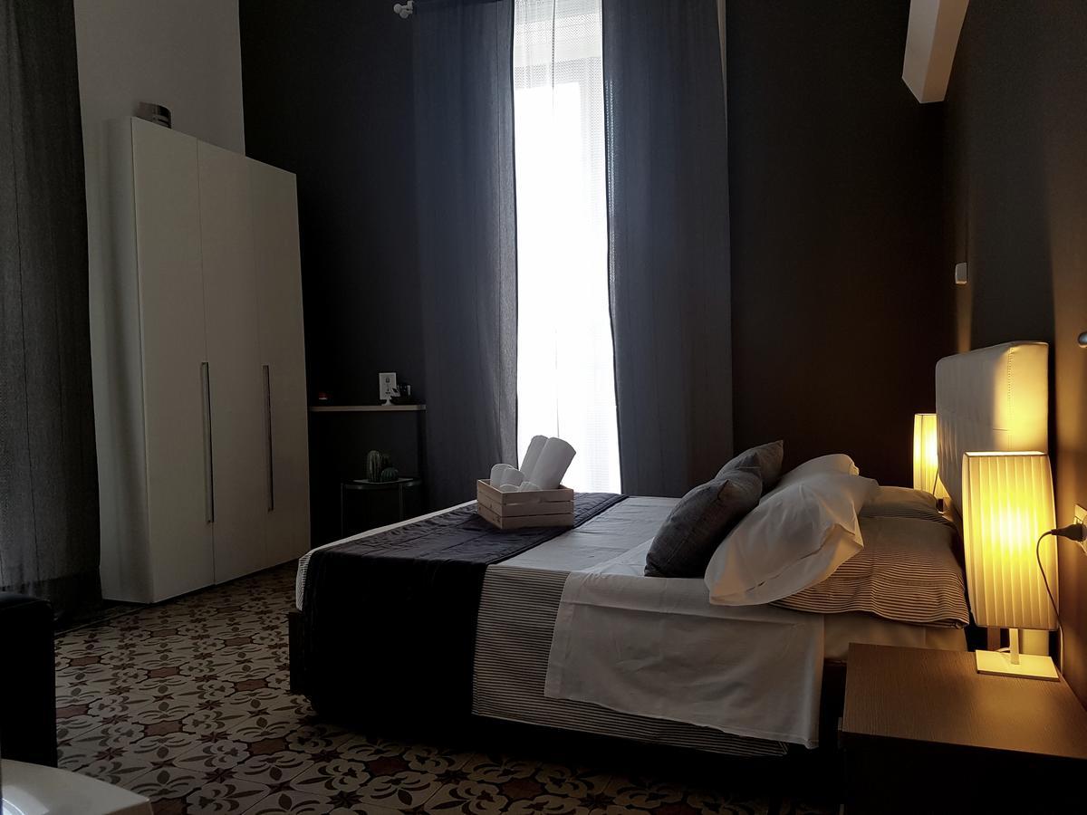 Bed and breakfast Ottomood Ala Ovest Catania Centro Extérieur photo