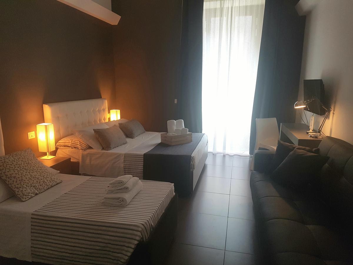 Bed and breakfast Ottomood Ala Ovest Catania Centro Extérieur photo