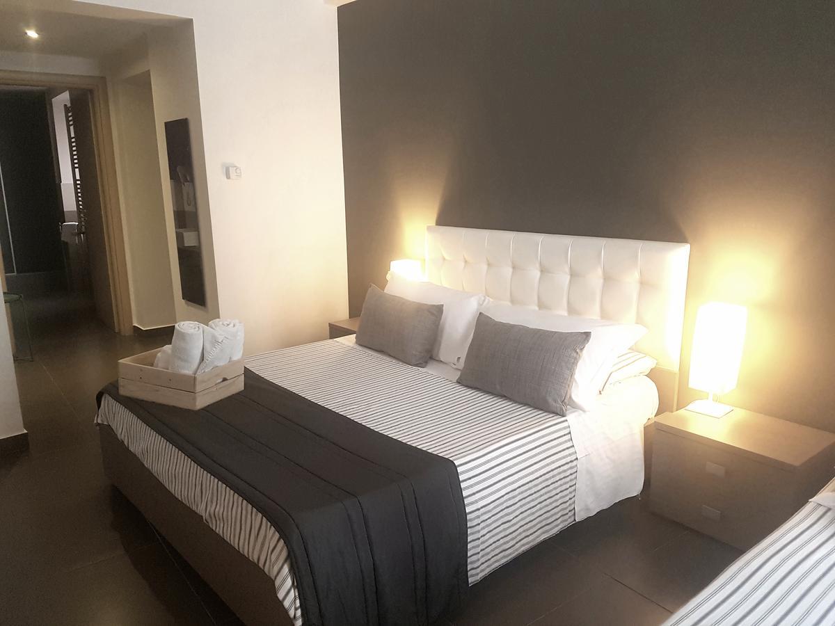 Bed and breakfast Ottomood Ala Ovest Catania Centro Extérieur photo