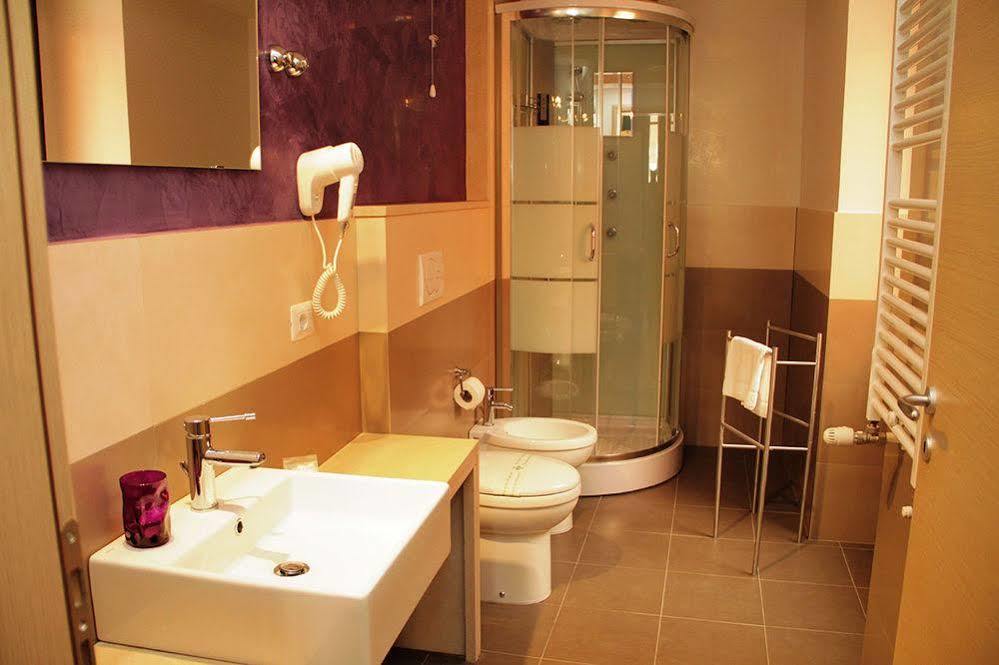 Bed and breakfast Ottomood Ala Ovest Catania Centro Extérieur photo
