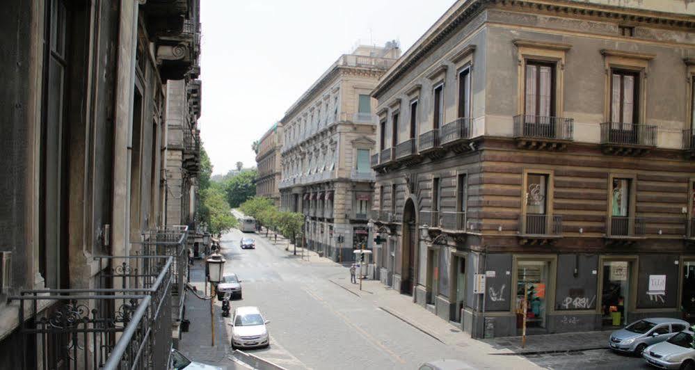 Bed and breakfast Ottomood Ala Ovest Catania Centro Extérieur photo