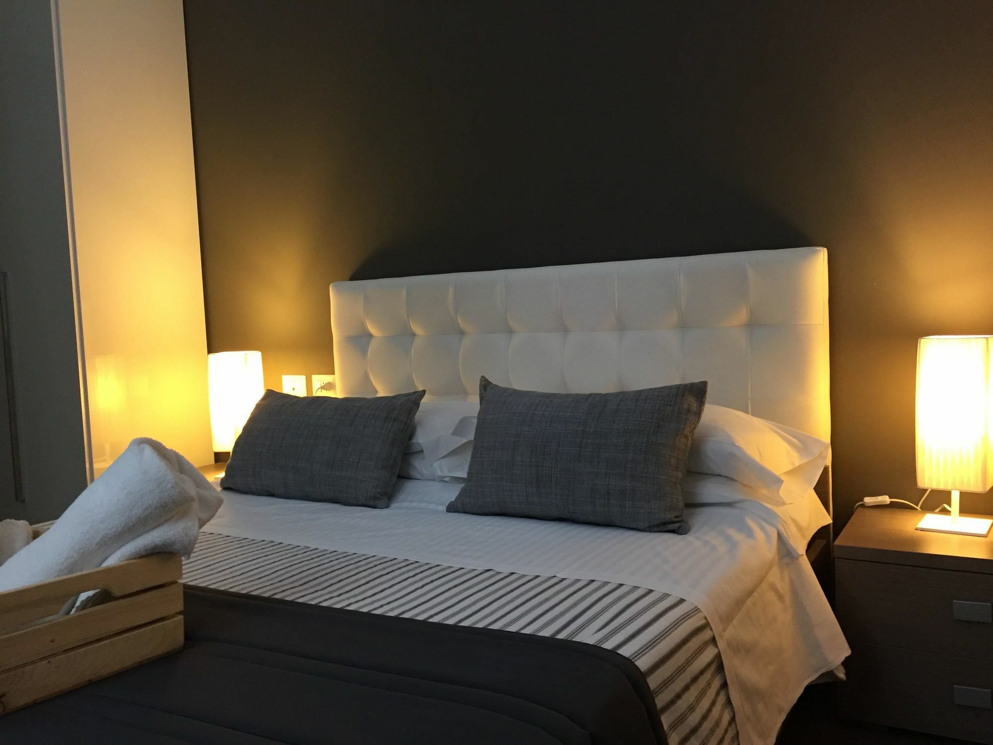 Bed and breakfast Ottomood Ala Ovest Catania Centro Extérieur photo